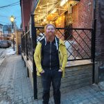 Foto von Chris vor Christian's Pub in St John's auf Newfoundland