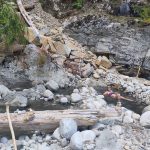 Foto: Bretti badet in einer heißen Quelle