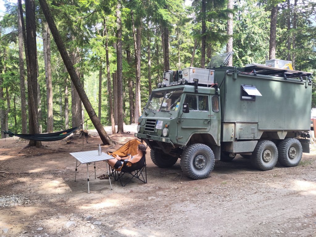 Volvo auf dem Campingplatz