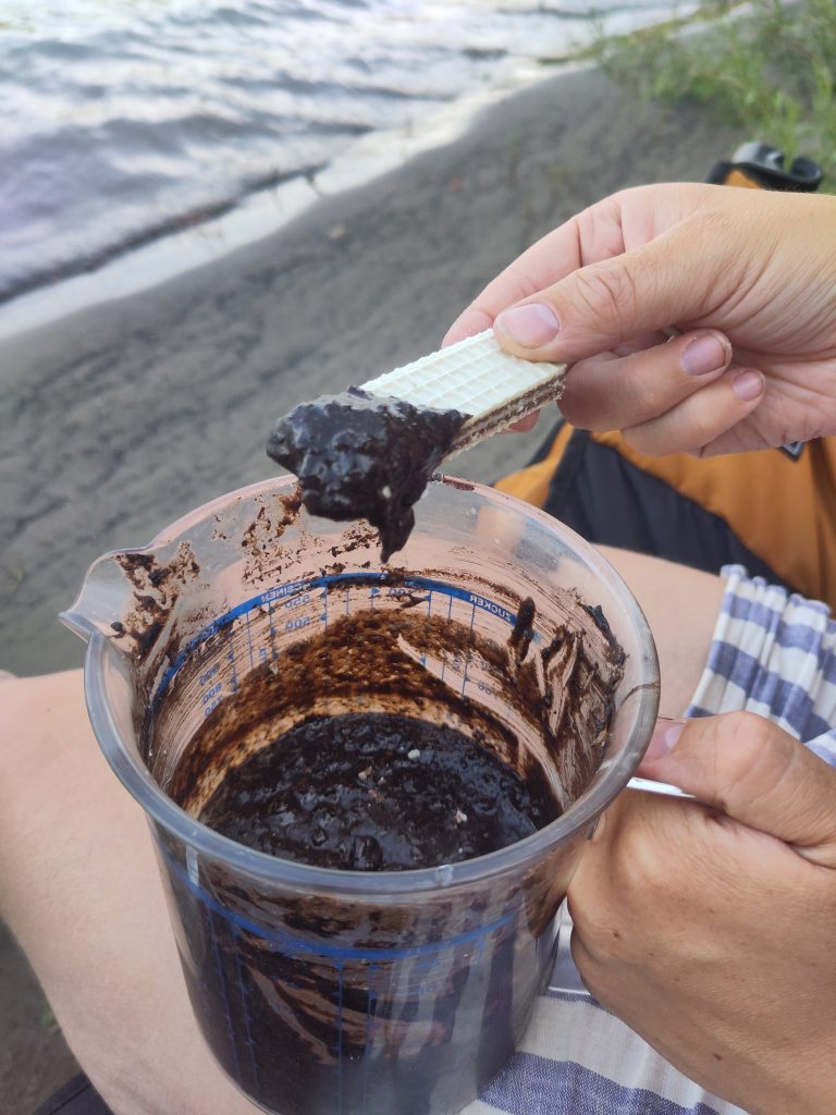 Oreocreme im Messbecher 