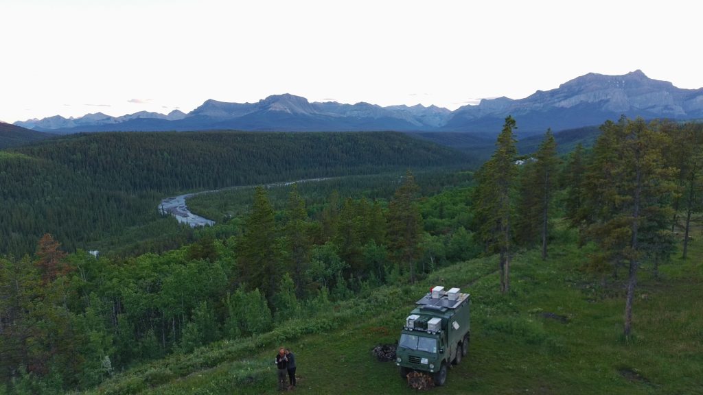Drohen Foto Stellplatz auf die Rocky Mountains
 